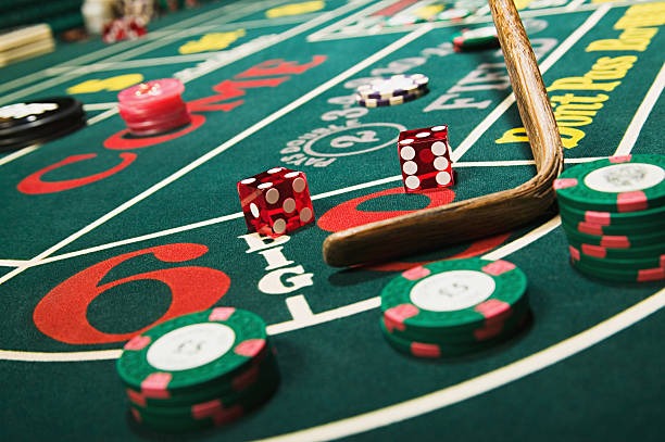 Antarmuka Permainan Populer di goodgaming138 menampilkan slot, live dealer, dan pertaruhan olahraga